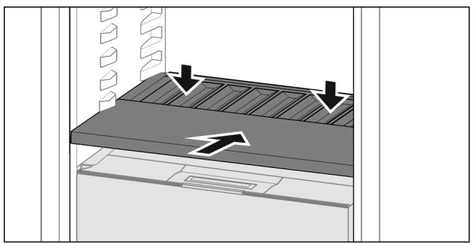 LIEBHERR IRBPDI5170 - Inserting the bottle shelf - 1