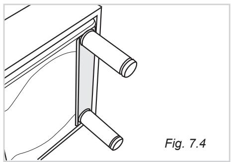 DELONGHI PEMA965A - PEMA965C - FITTING THE ADJUSTABLE FEET - 1