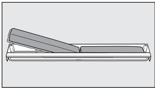 MIELE KF 2802 Vi - Replacing the Active AirClean filters - 2