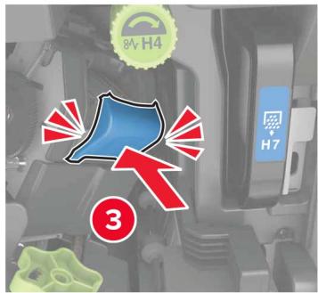 LEXMARK CS921DE - Remplacement de la cartouche d'agrafes dans l'unité de finition d'agrafage/perforation - 7
