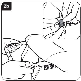 BRITAX HI WAY 2 - Installing your child seat (rearward facing) in rear side seat - 2