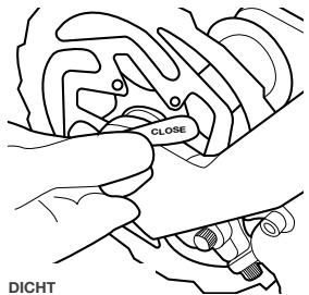 MOUSTACHE TANDEM SAMEDI - Werkwijze om een viel met snelspanner veilig vast te zetten - 3