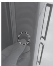 SAMSUNG RB37J501MSA - Démontage de la porte du réfrigérateur - 31