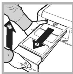 HOTPOINT TCF97B6HY/N5 - Videz le réservoir d'eau après chaque cycle - 1