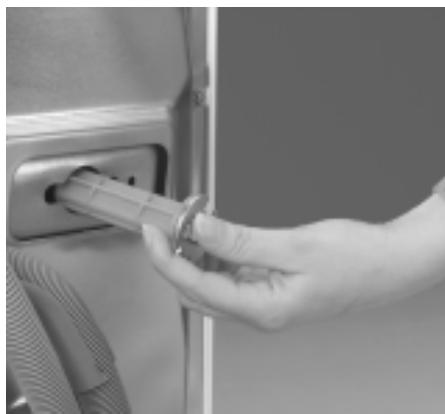 WHIRLPOOL AWM 8900 - Retrait du bridage de transport - 2