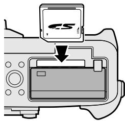FUJIFILM X-T100 - Insérez la carte mémoire. - 2