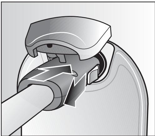MIELE B 3312 - Raccorder le tuyau vapeur - 1