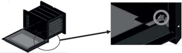 TRIOMPH TME96GX - Retrait de la porte du FOUR pour nettoyage - 1