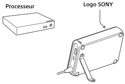 SONY HMZT3W - Fixez le support fourni sur la batterie. - 2
