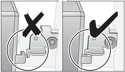 ARTHUR MARTIN FE6467X - Accrochage de la porte du four - 4