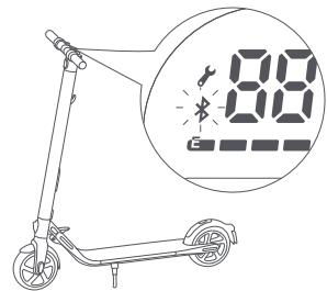 NINEBOT GW-KICK-E45 - Migająca ikonka Bluetooth wskazuje, że hulajnoga oczekuje na połączenie. - 1