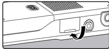 OLYMPUS DM 550 - Insertion d'une carte microSD - 3