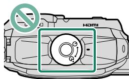 FUJIFILM FINEPIX XP 140 - Pour vérifier que le couvercle est verrouillé - 3