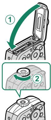 FUJIFILM FINEPIX XP 140 - En maintenant le couvercle du compartiment de la batterie en position fermée contre le boîtier de l'appareil photo (①), tournez le loquet jusqu'au déclic (②); cela indique que le couvercle est bien fermé. - 2
