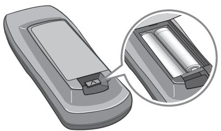 LG VR1013 - Mise en place des piles dans la télécommande - 1