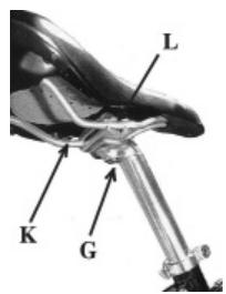 PEUGEOT EMO3 - - 2: Ajustement longitudinal (ou recul de la selle) - 1
