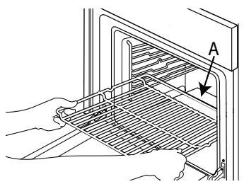 KITCHENAID FOURKOTSP60602 - Insertion des grilles et AUTRES accessoires à l'intérieur du FOUR - 1