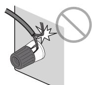 YAMAHA RXV685 - Precautions for connecting speaker cables - 4