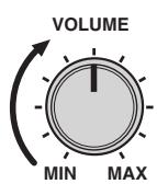 YAMAHA RXV685 - Encienda el altovoz de subgraves y ajuste su volumen a la mitad. - 1
