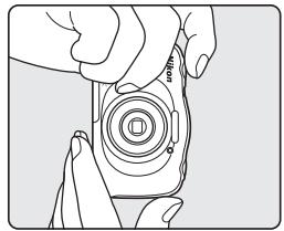NIKON S33 - Maintenez fermement l'appareil photo. - 2