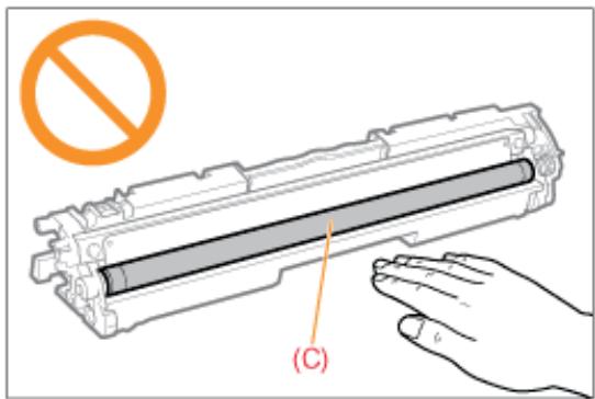 CANON LBP7018C - Évitez de toucher les contacts électriques (a), la mémoire (b) de la cartouche ou le rouleau de développement (c). - 2