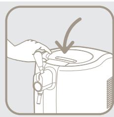 SEB VB310E10 - Installer le fût "compatible beertender" à l'intérieur du système - 6