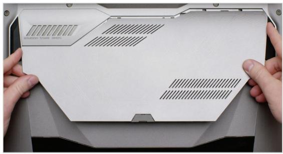Crucial NC - Insérer le SSD - 1