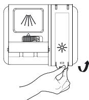 SAMSUNG DW60M6070IB - Remplissage du réservoir de produit de rinçage - 3
