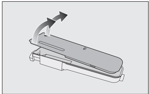 MIELE KFN4898AD - Retirer et démonter le réservoir d'eau pour le brumisateur - 2