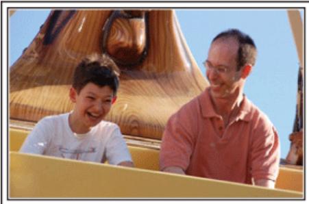 JVC GZ-E300 - Parc d'attractions - 1