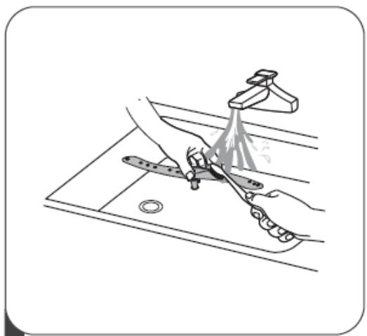 THOMSON THBIDW45DFULLSLID - Cleaning the spray arms - 3