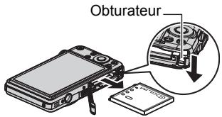 CASIO EX-S10 - Ouvrez le couvercle de batterie et retirez la batterie actuelle. - 1