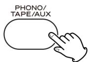 TEAC LP-R550 USB - Appuyez sur la touche PHONO/TAPE/AUX ou sur la touche FM/AM pour sélectionner la source à enregistrer. - 1
