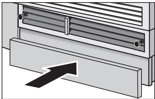 MIELE KWT1601VI - Fixer la plinthe - 3
