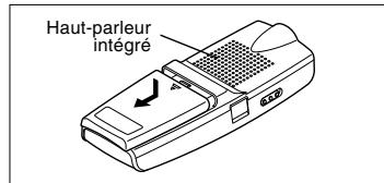 OLYMPUS VN-1100 PC - Insertion des piles - 1