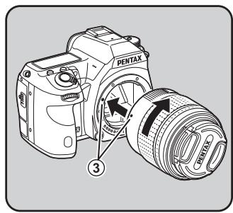 PENTAX K7+DA18-55WR+50-200 - Alignez le repère de la monture de l'objectif (points rouges ③ ) sur le boîtier et l'objet puis tournez l'objet dans le sens horaire jusqu'à ce qu'il s'enclenche en position. - 1