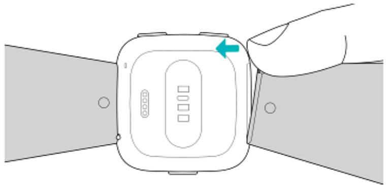 FITBIT VERSA NOIR - Fixation d'un bracelet - 2