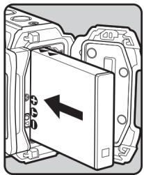 RICOH WG-2 - Installation d'une carte mémoire et d'une batterie - 2