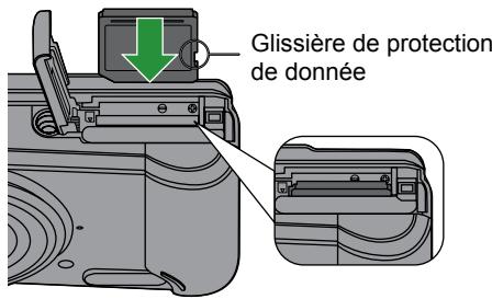 RICOH HZ15 - Installez la batterie et la carte mémoire - 3