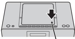PANASONIC RX-D7OBTEG-K - Insertion d'un CD - 5