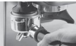 RIVIERA ET BAR CE834A PRO + BROYEUR - Tassement de la mouture - 1