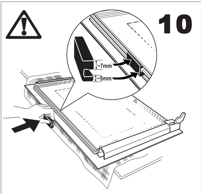 FAURE CFC 518R - Nettoyer la (les) vitre(s) de la porte - 2