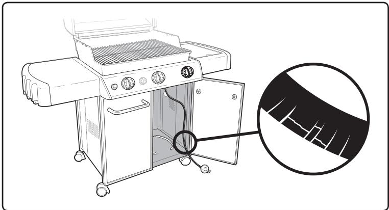 WEBER GENESIS E-330 GBS NOIR - INSPECTION DE L'ALLUMEUR ELECTRONIQUE - 2