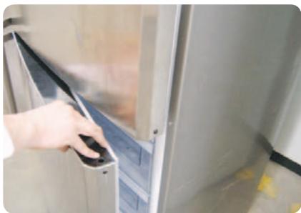 SAMSUNG RL41WCIS - - Remontage de la porte du réfrigérateur - 14