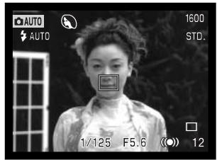 MINOLTA DiMAGE F200 - Sélection automatique d'un programme-résultat numérique - 2