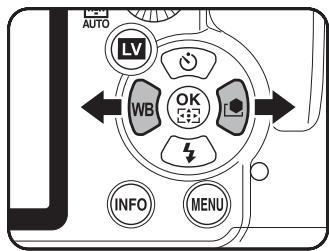PENTAX K7+DA 18-55MM WR - Appuyez sur le bouton de navigation (▲▶). - 1
