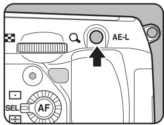 PENTAX K7+DA 18-55MM WR - Appuyez sur le bouton ae-l. - 1