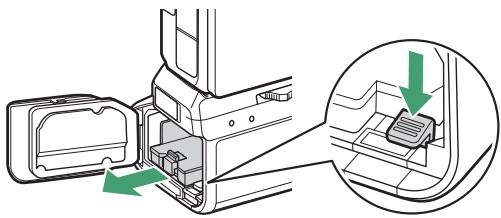 NIKON Z 61I - Insertion des accumulateurs dans la mb-n11 - 2