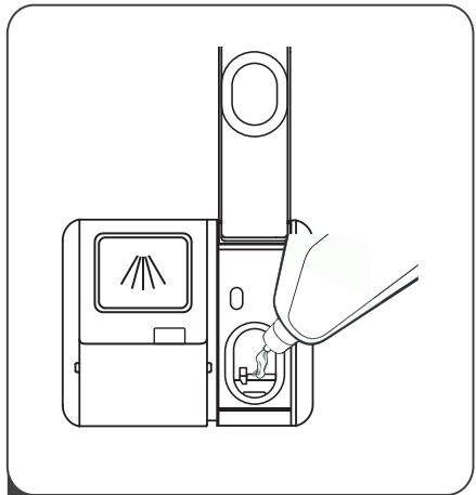 THOMSON TDW4316SL - Filling the rinse aid dispenser - 2