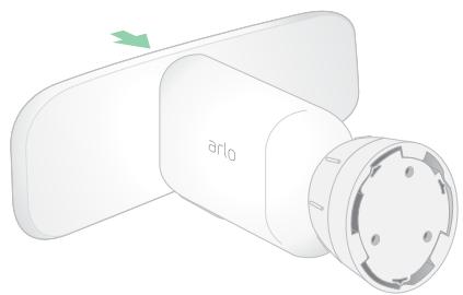 ARLO PRO3PACK2CAMERAS - Replace a battery - 5